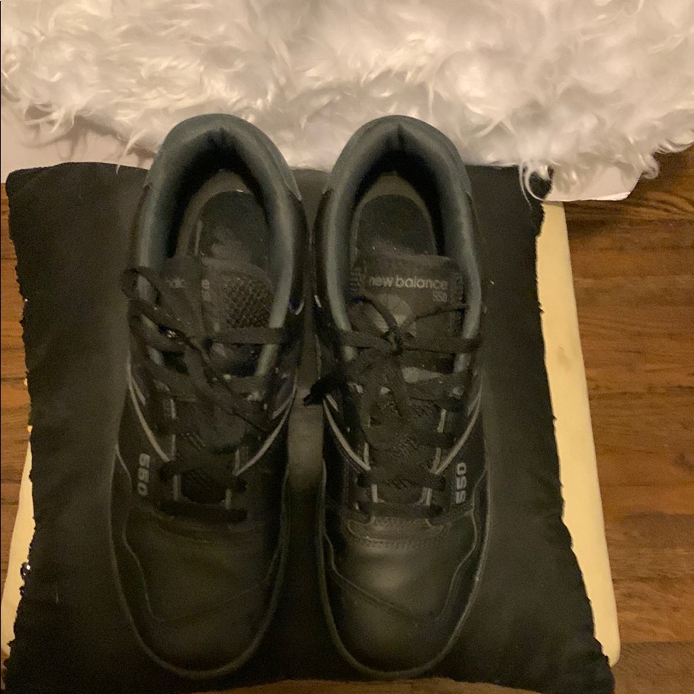 New Balance Black Low-Top Sneakers for Everyday Comfort